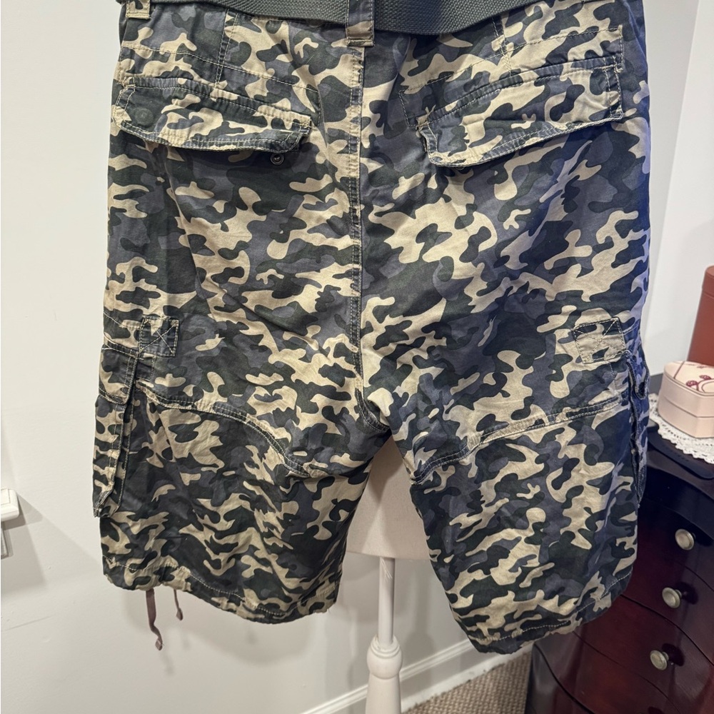 Camouflage Cargo Shorts - Picture 2 of 6